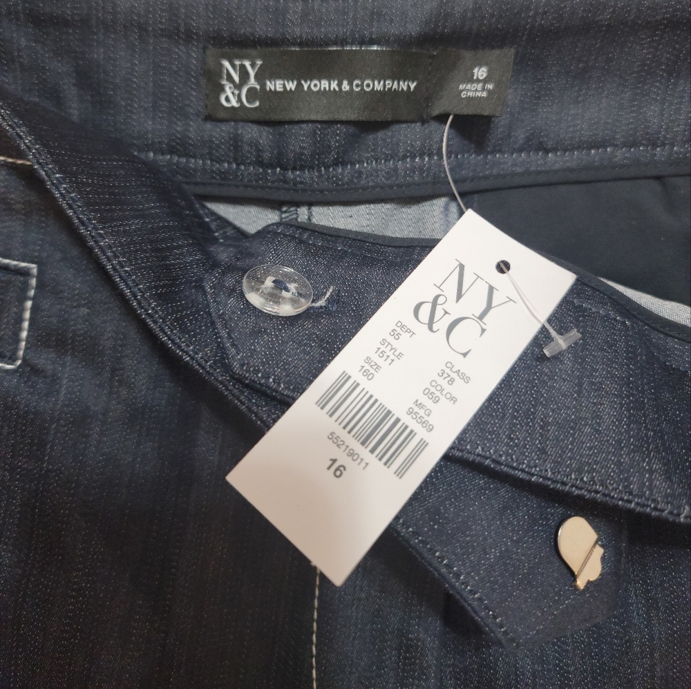 New York & Company lightweight denim pants